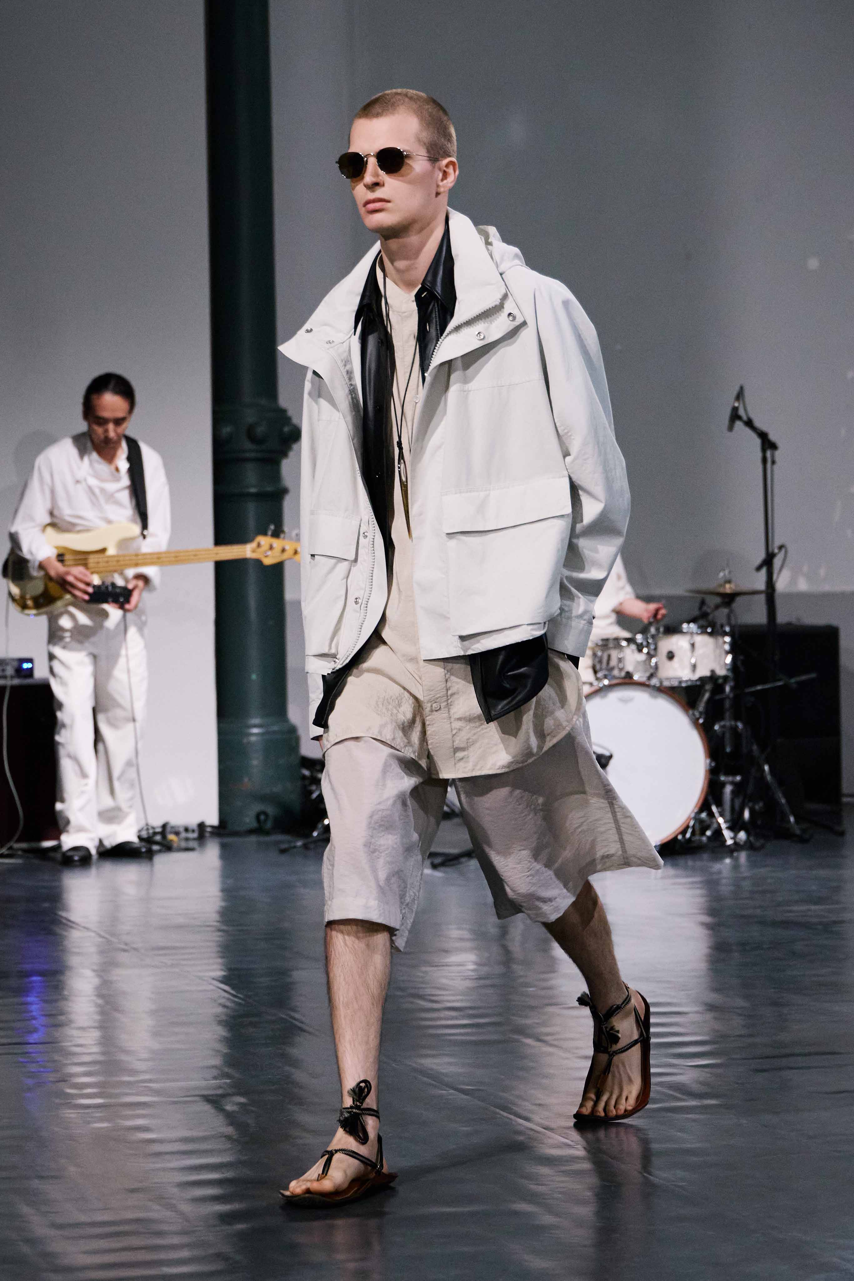 LOOK 37