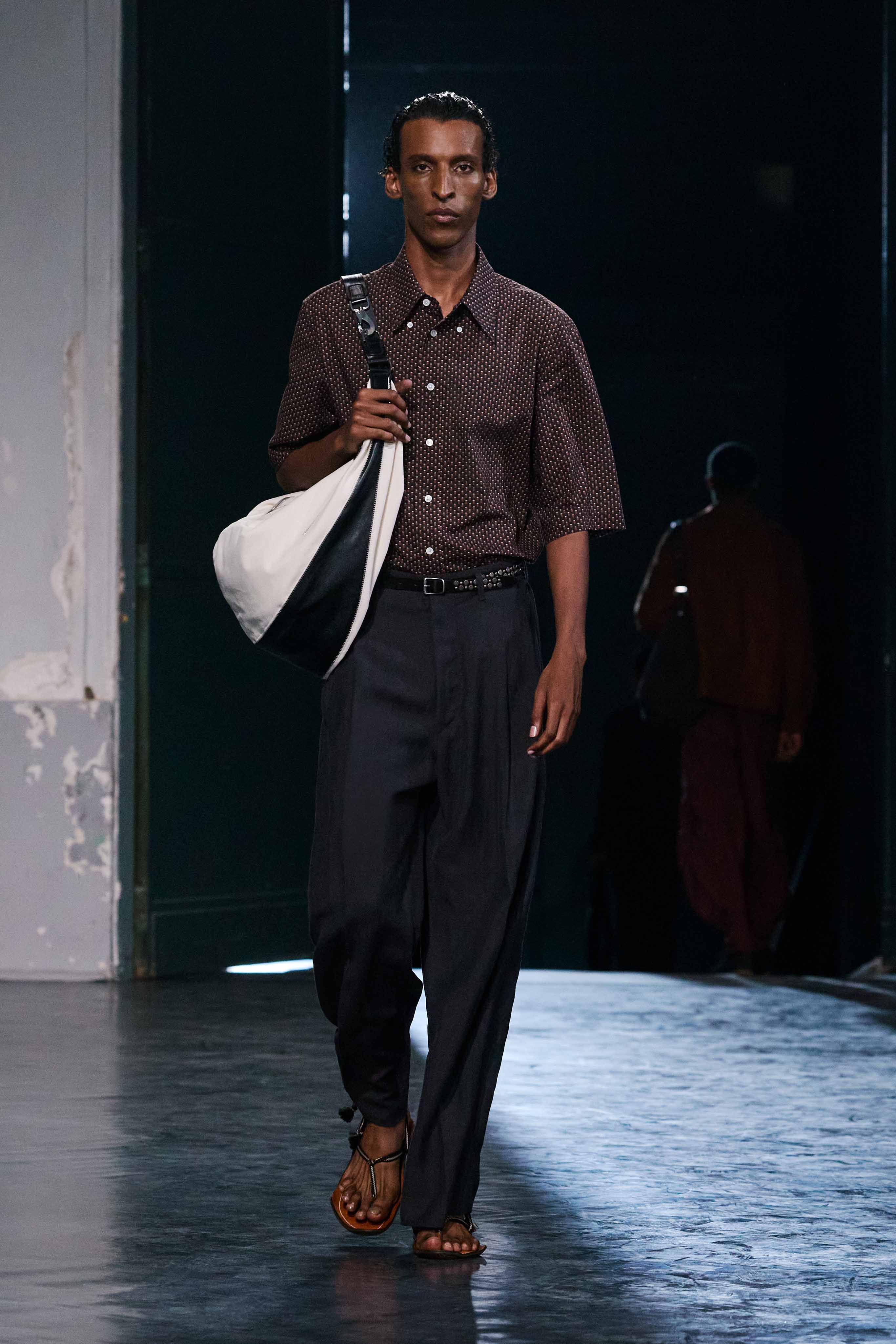 LOOK 44