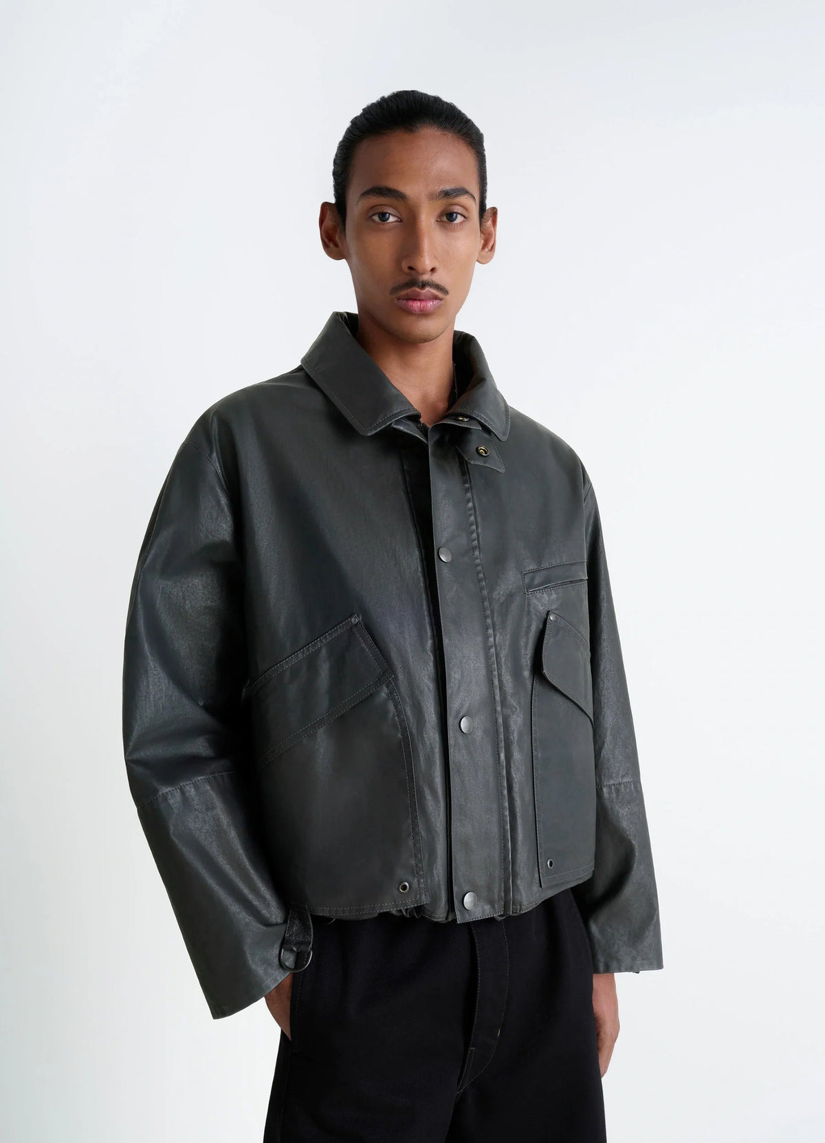 SHORT RAIN JACKET