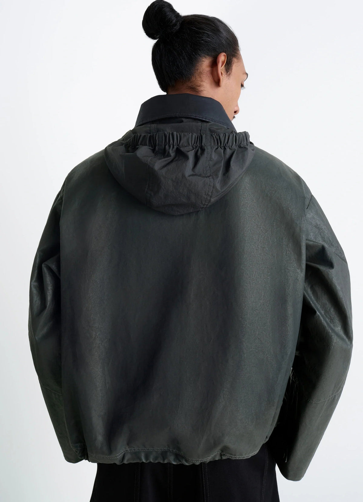 SHORT RAIN JACKET