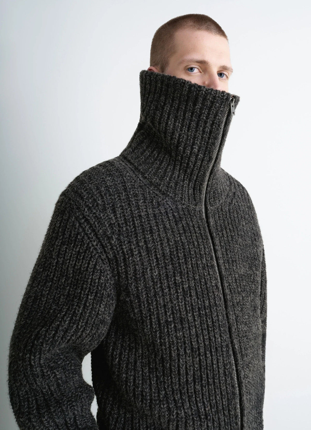 ZIPPED CARDIGAN