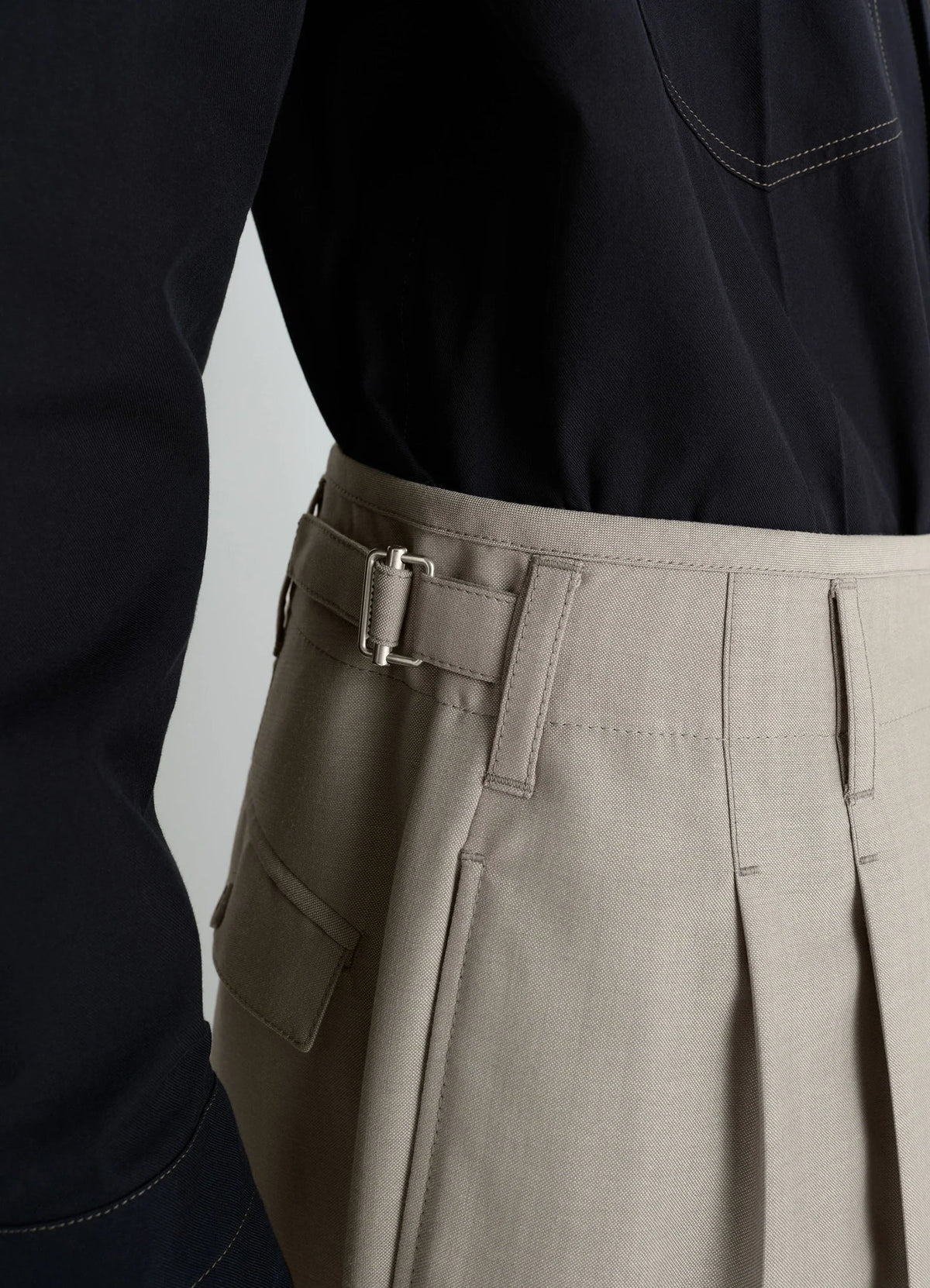 PLEATED PANTS