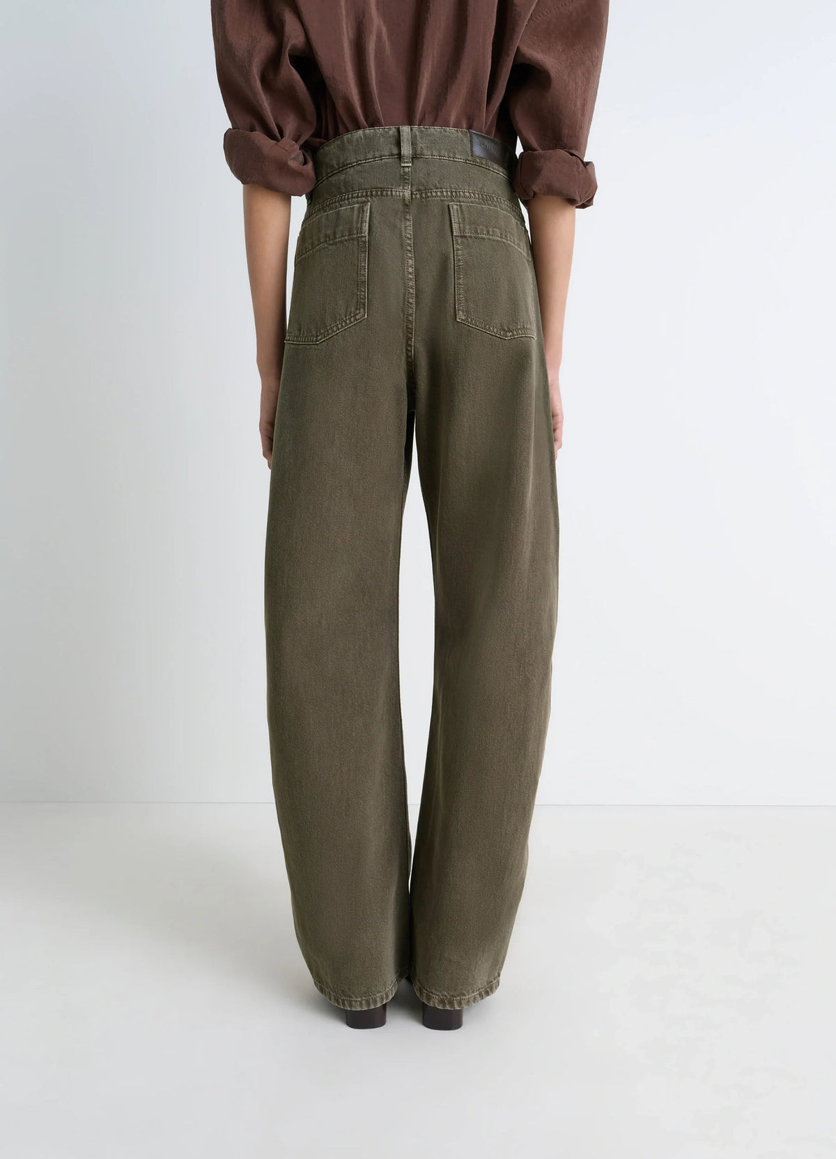 HIGH WAISTED CURVED PANTS