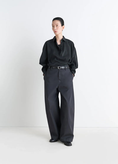 STRAIGHT COLLAR TWISTED SHIRT