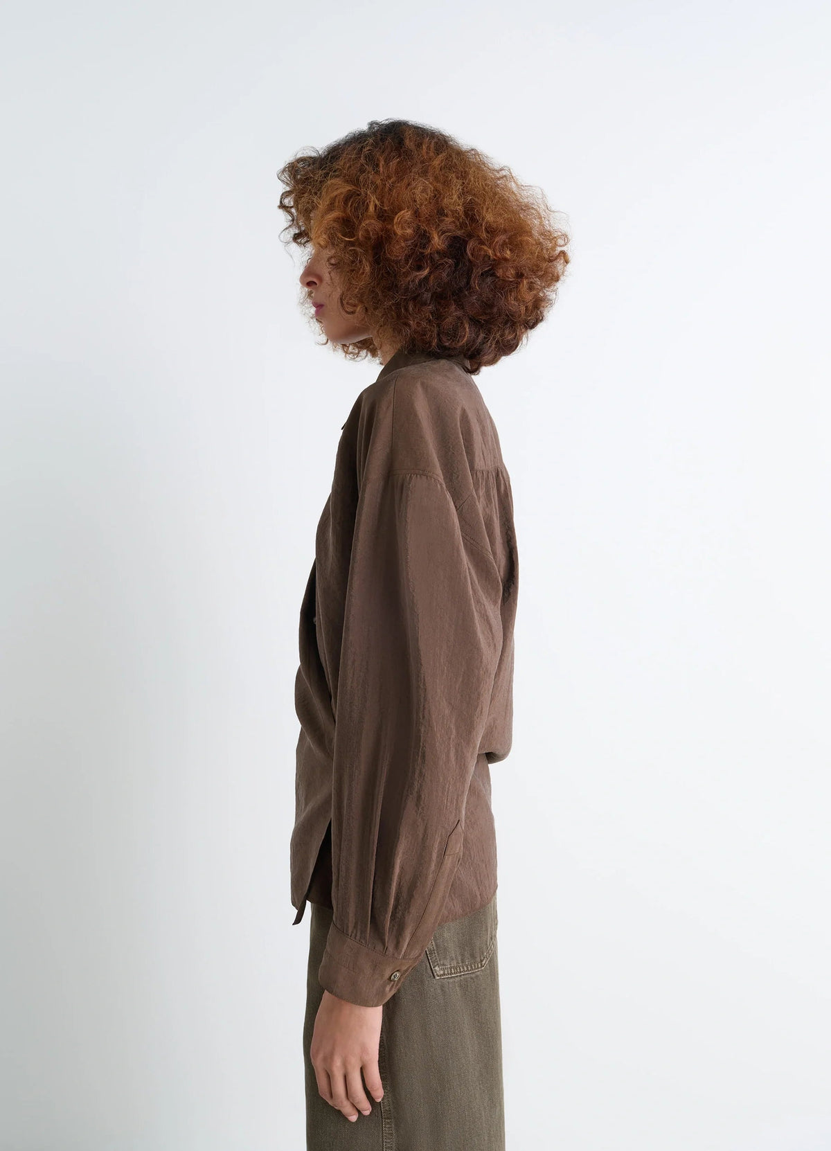 STRAIGHT COLLAR TWISTED SHIRT