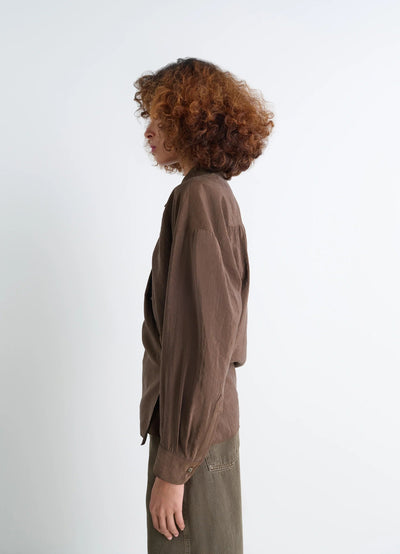 STRAIGHT COLLAR TWISTED SHIRT