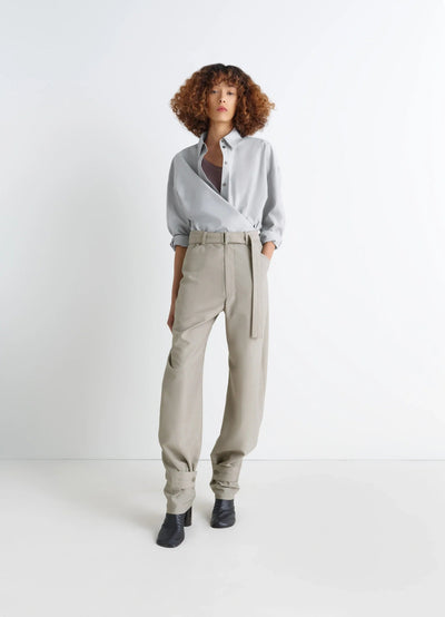 STRAIGHT COLLAR TWISTED SHIRT
