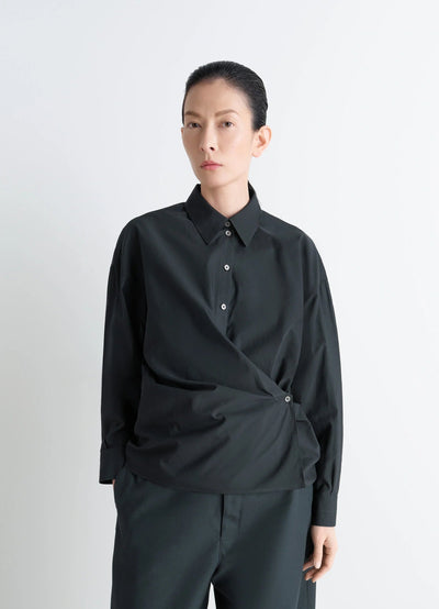 STRAIGHT COLLAR TWISTED SHIRT