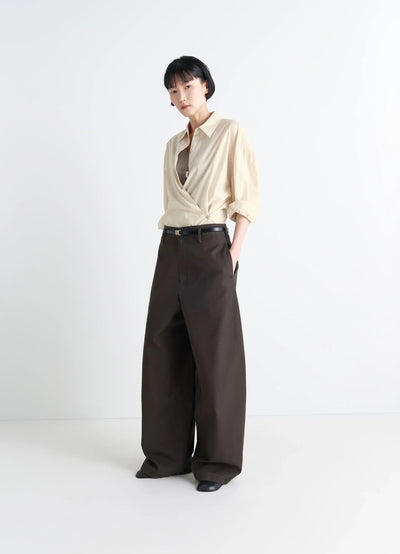 STRAIGHT COLLAR TWISTED SHIRT