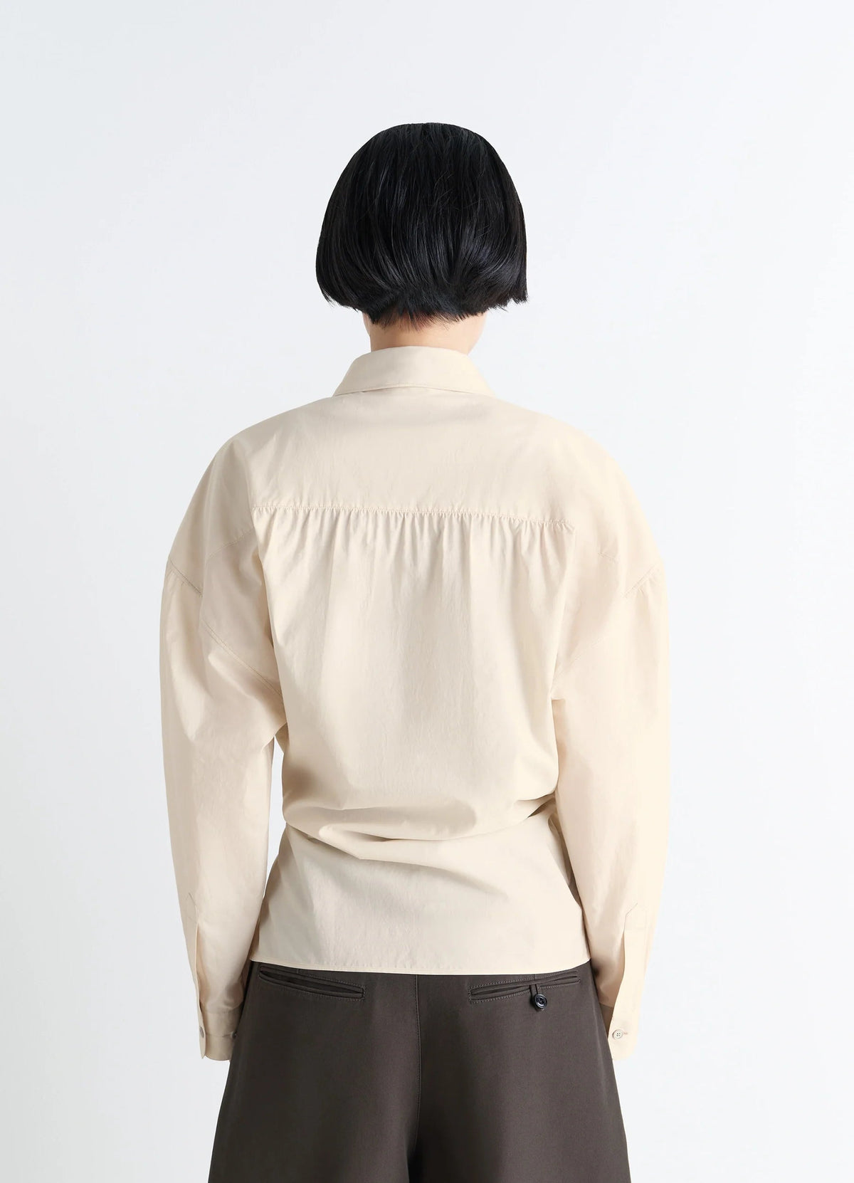 STRAIGHT COLLAR TWISTED SHIRT