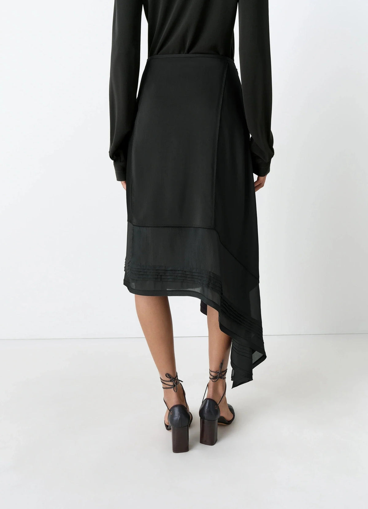 SKIRT WITH PLEATS
