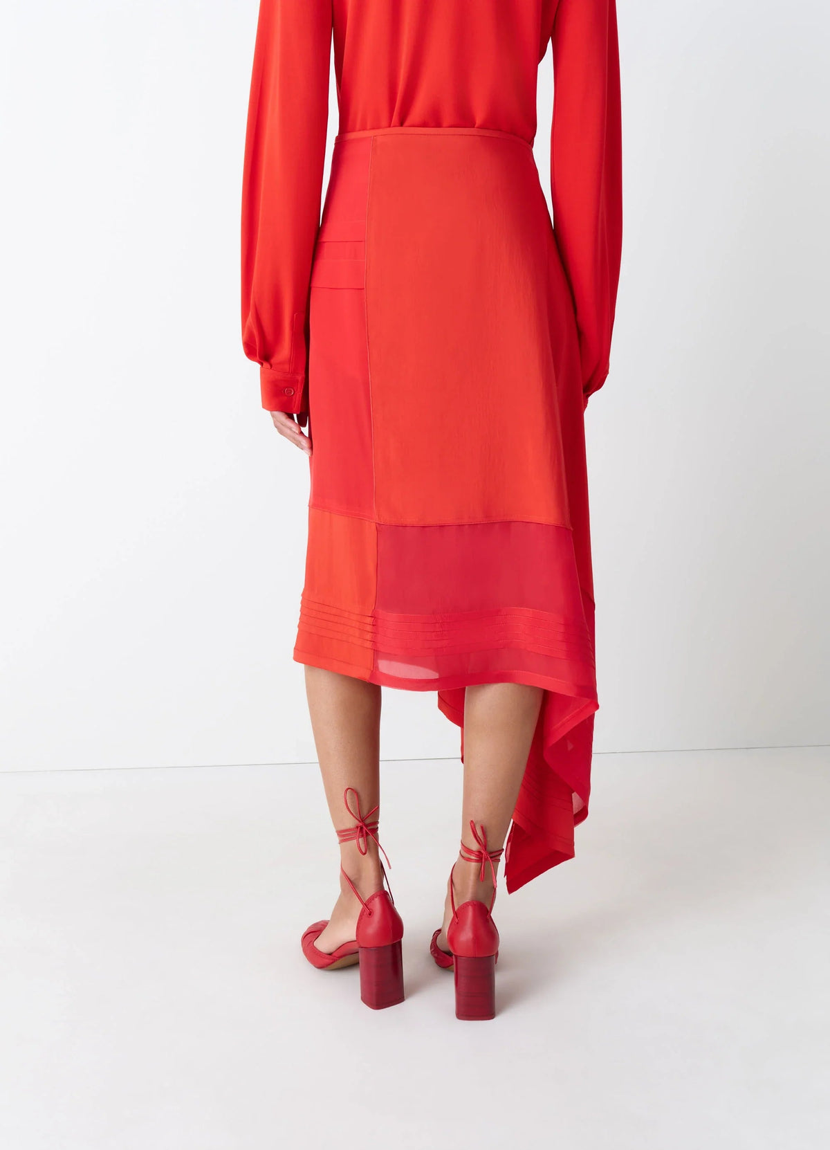 SKIRT WITH PLEATS