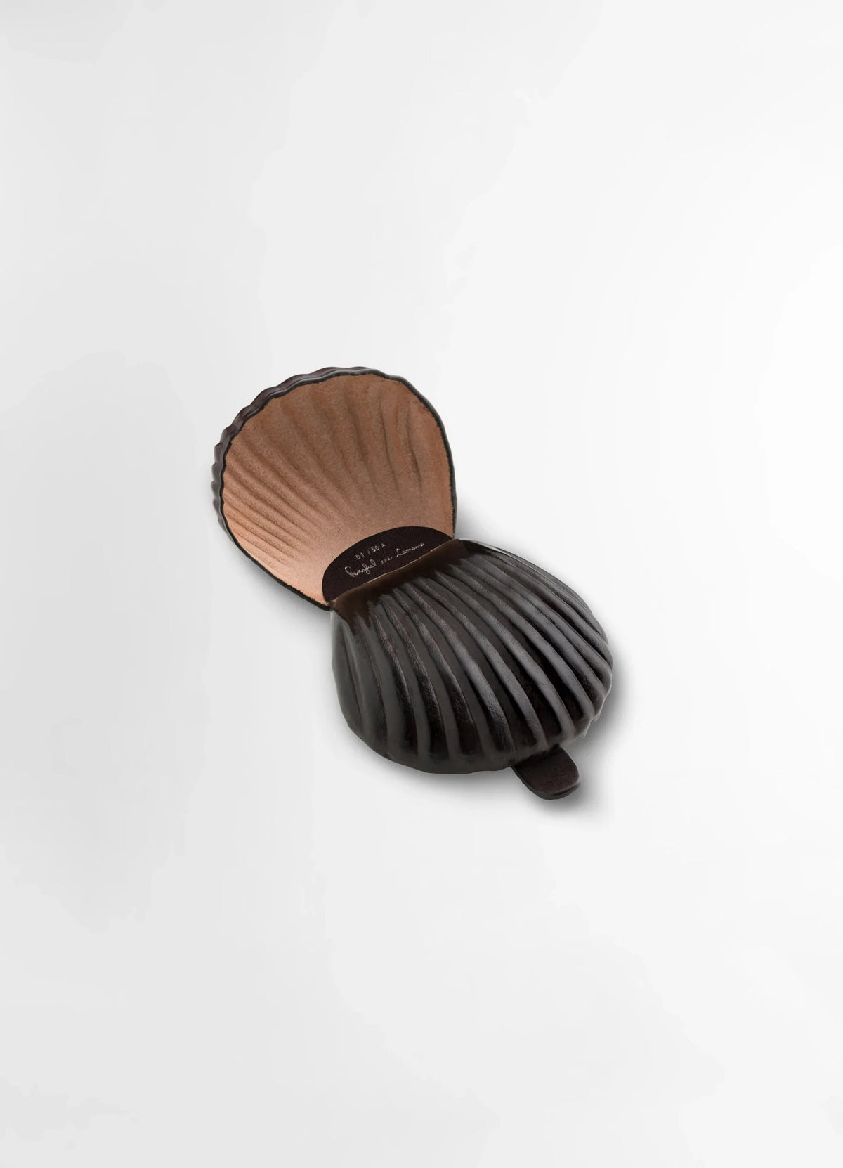 CARLOS PEÑAFIEL SHELL COIN PURSE