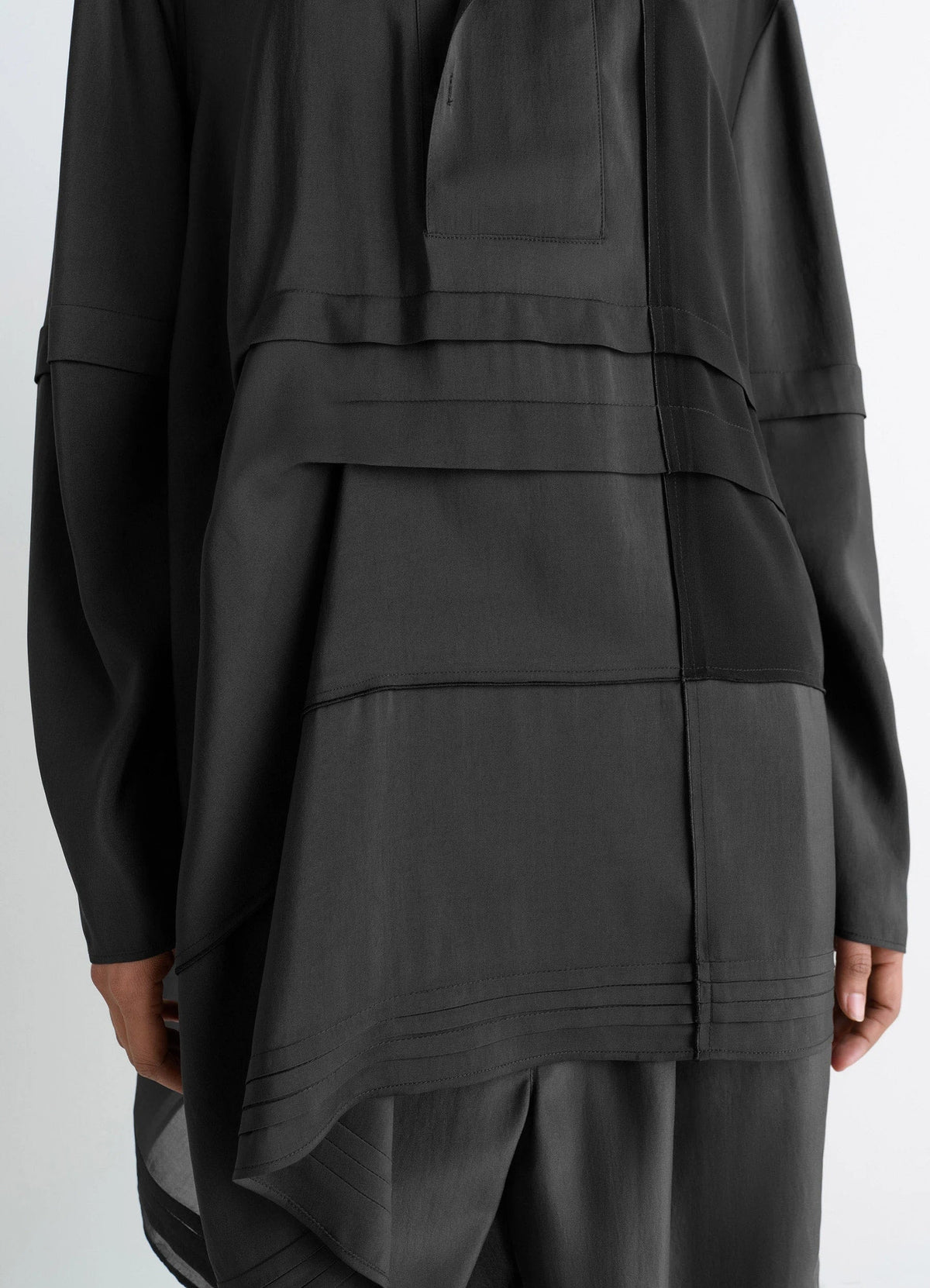 BLOUSE WITH PLEATS