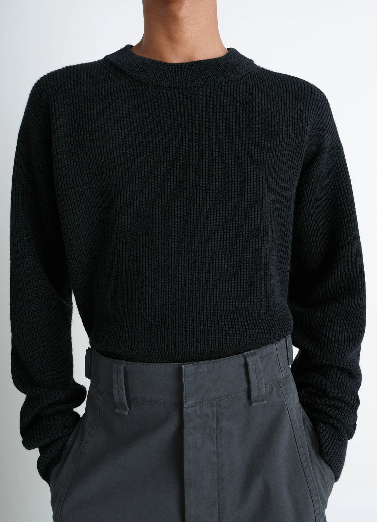 BOXY ROUND NECK SWEATER