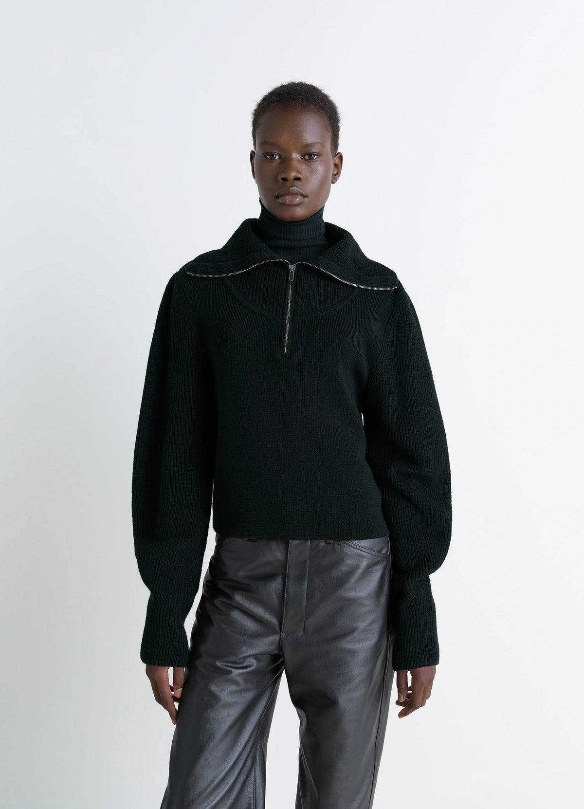 ZIPPED SWEATER