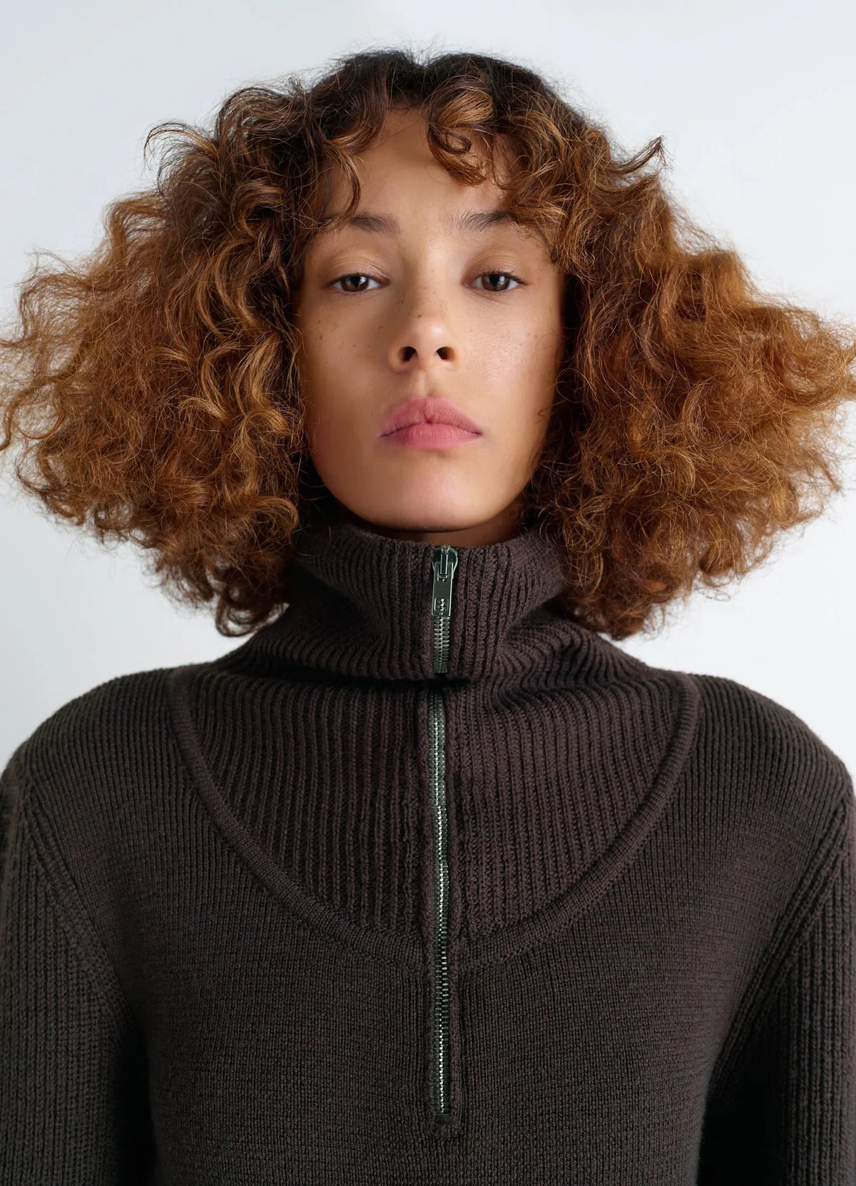 ZIPPED SWEATER