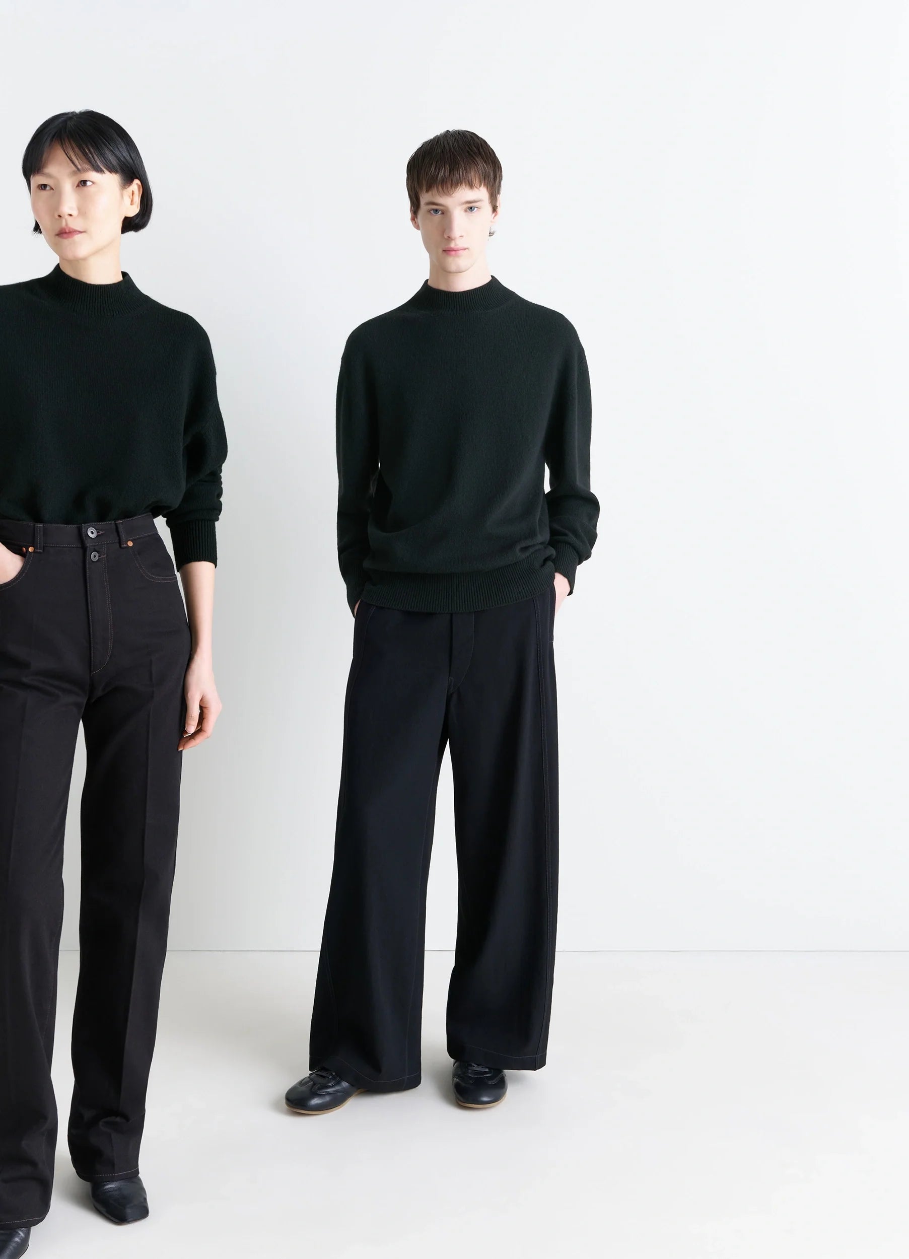 MOCK NECK SWEATER