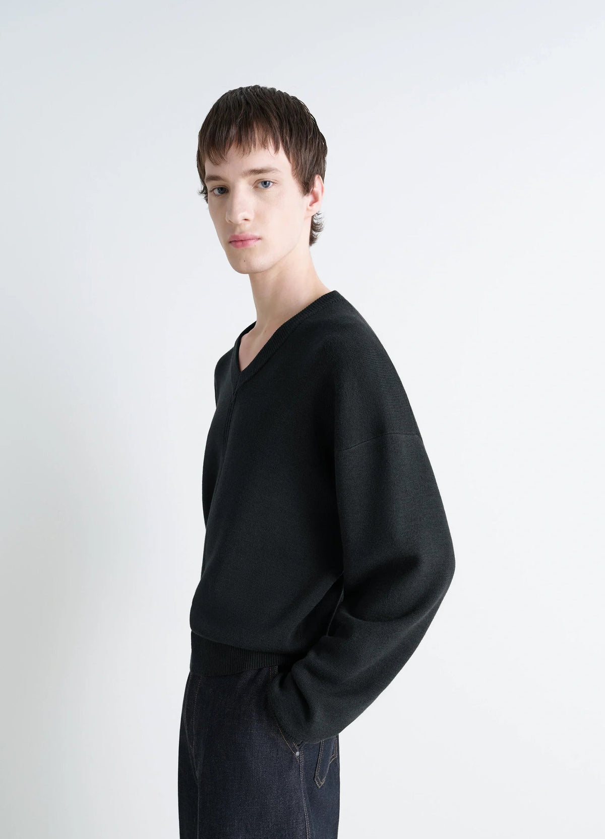V NECK SWEATER