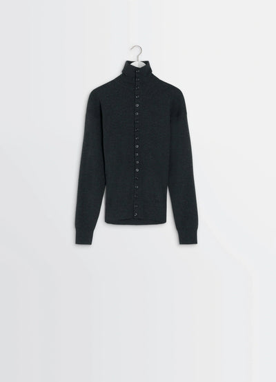 BUTTONED FITTED CARDIGAN