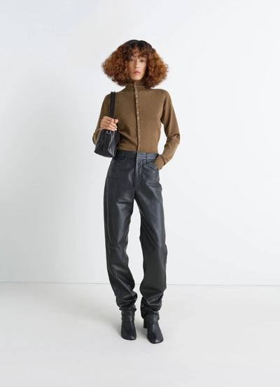 BUTTONED FITTED CARDIGAN