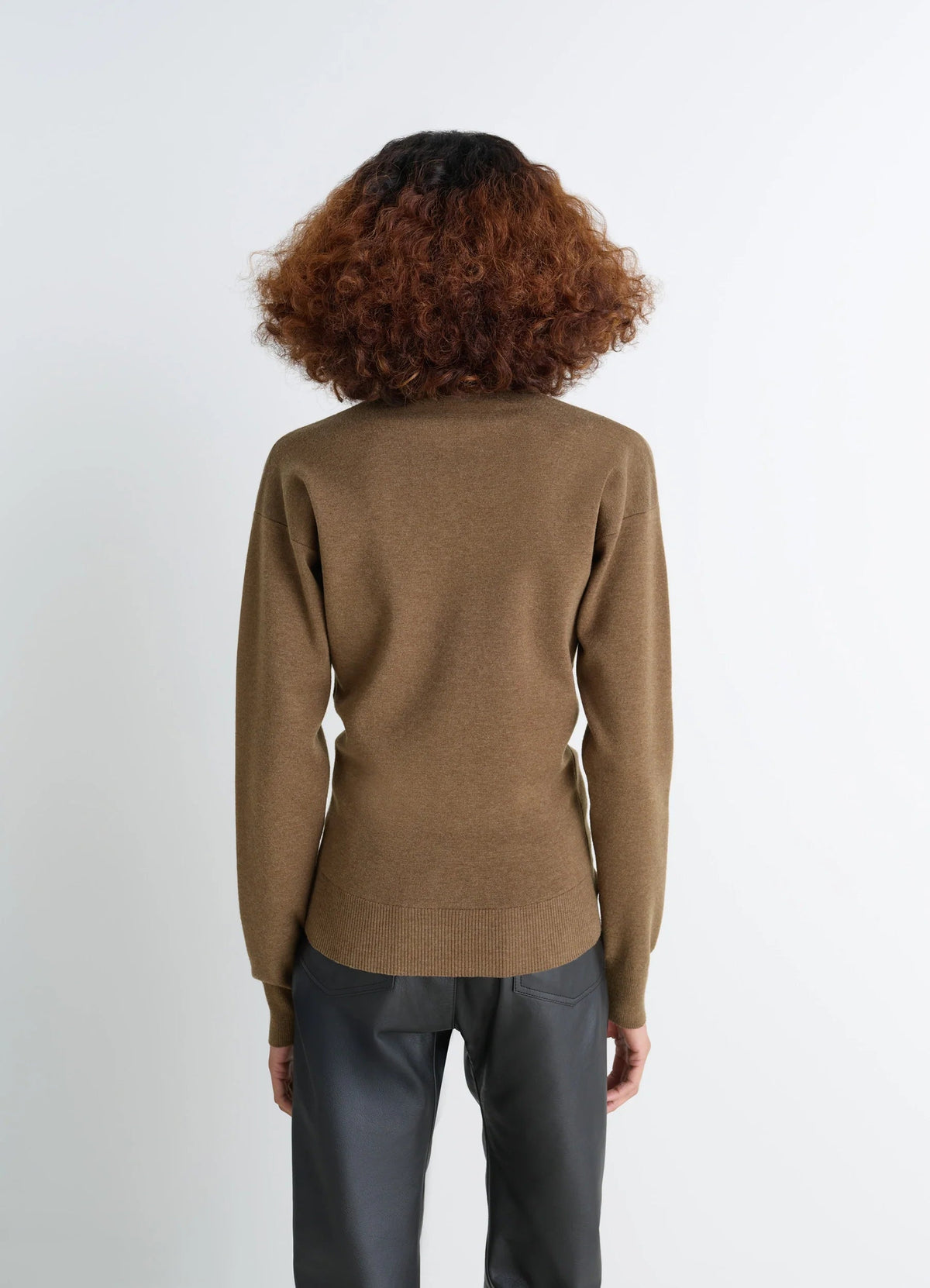 BUTTONED FITTED CARDIGAN
