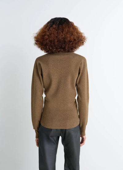 BUTTONED FITTED CARDIGAN
