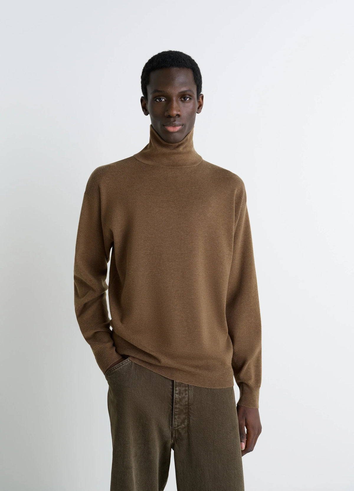 CREW NECK SWEATER