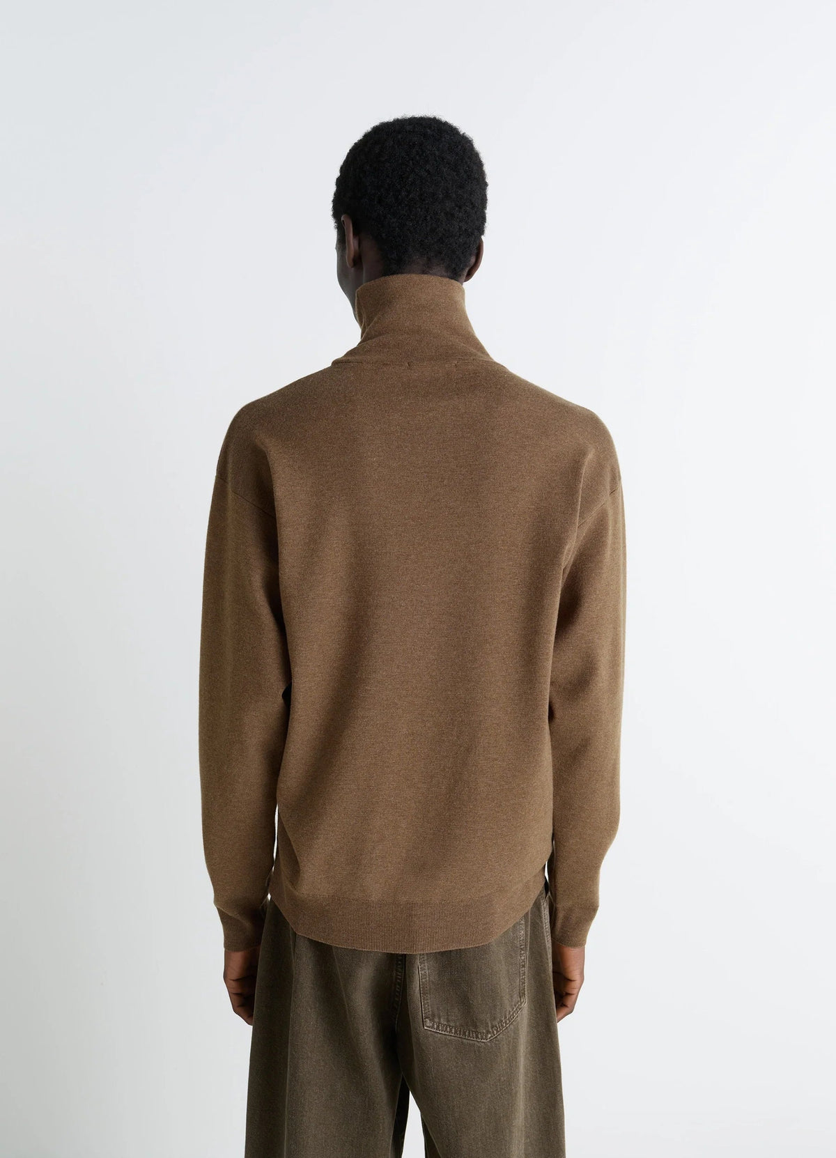 CREW NECK SWEATER