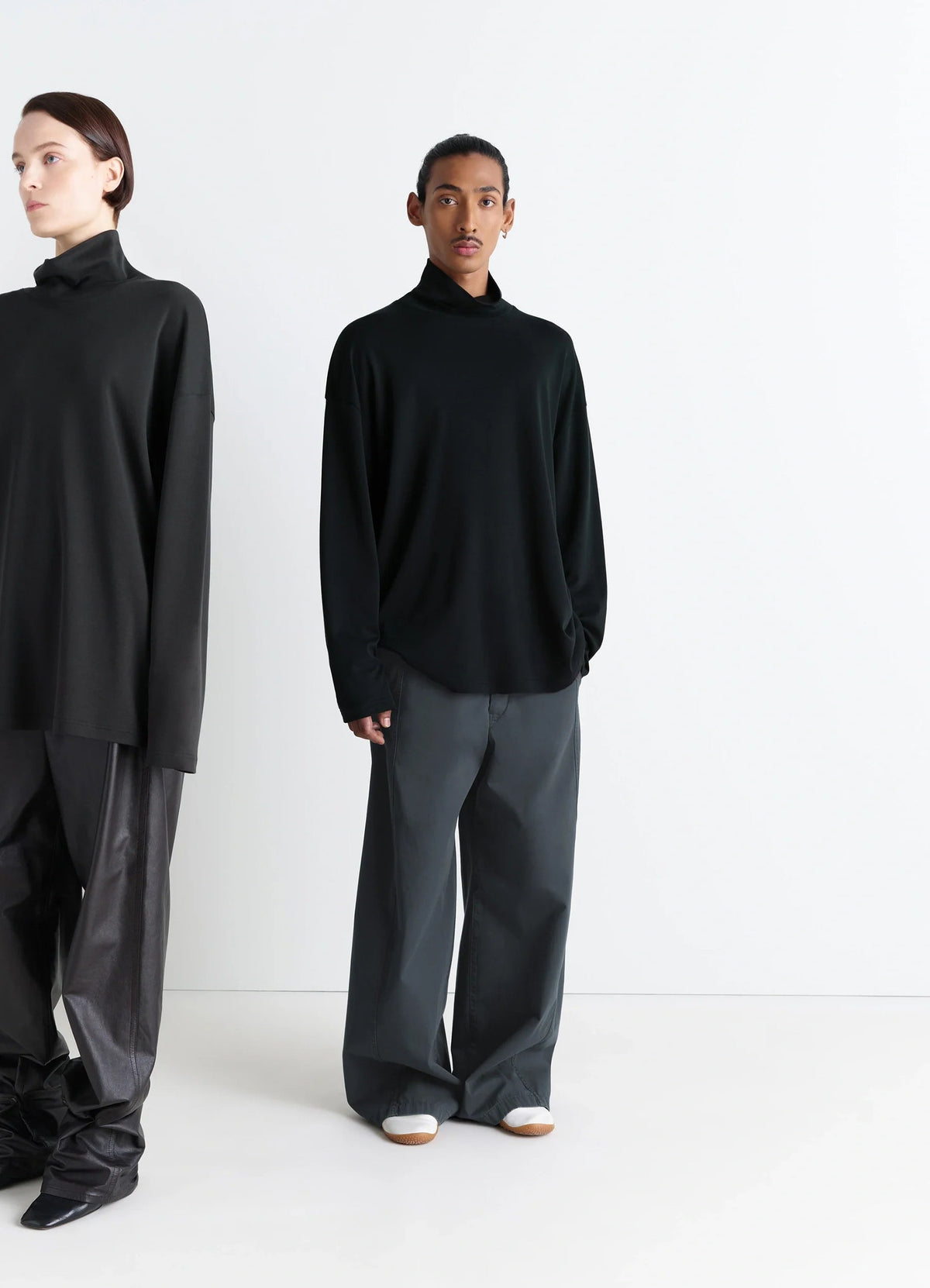 RELAXED MOCK NECK T-SHIRT