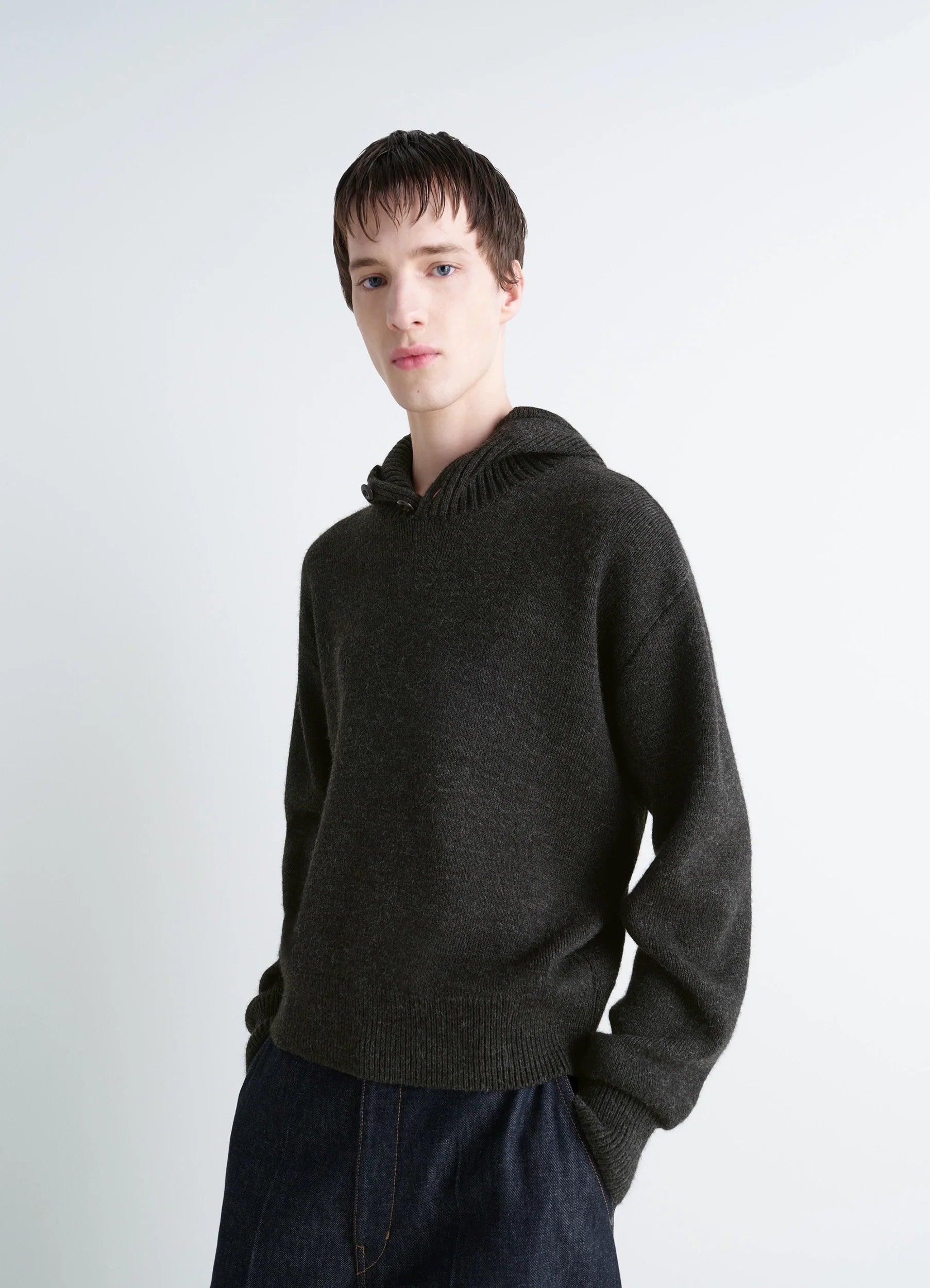 HOODED SWEATER