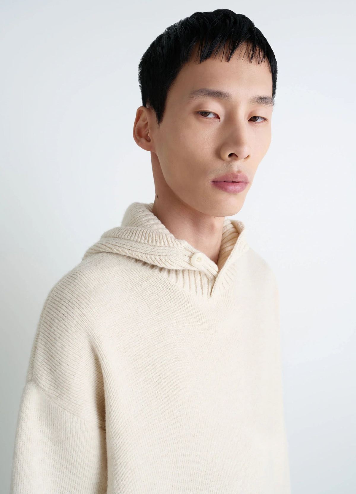 HOODED SWEATER